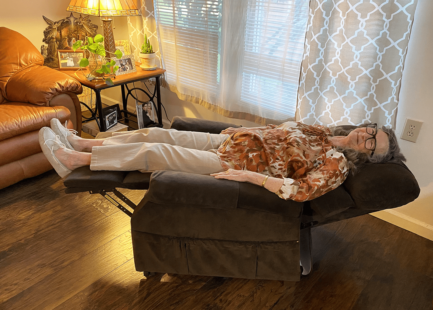 How A Golden Lift Chair Can Help Alleviate Arthritis Pain Golden